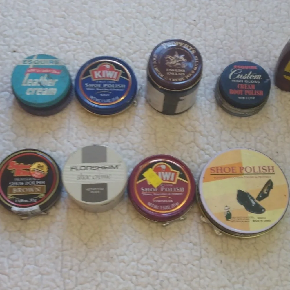 Vintage Cedar Griffin Shoe Shine Kit - 13 Pieces - Picture 7 of 16